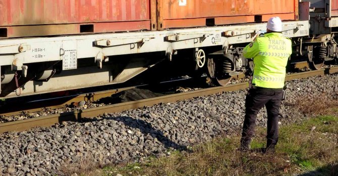 Hemzemin geçitte tren çarpan üniversite öğrencisi hayatını kaybetti