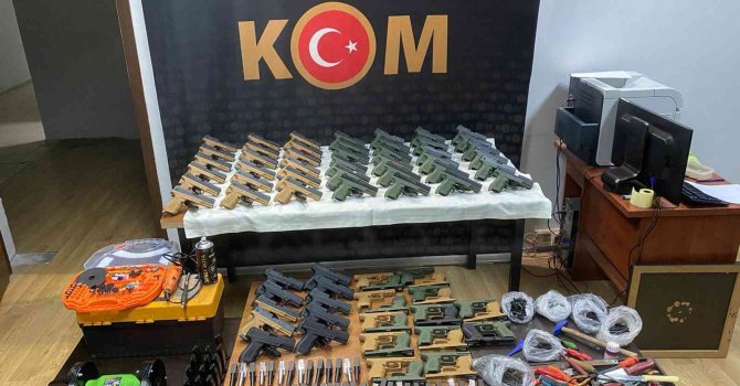 Hatay’da silah atölyesine baskın