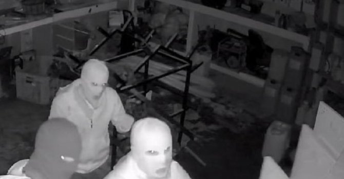 Zirai ilaç hırsızları yakalandı