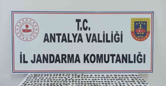 Antalya’da 474 adet sikke ele geçirildi