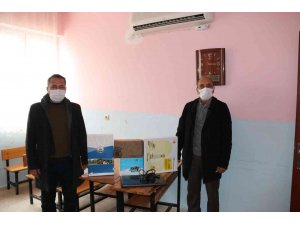 Kozan Belediyesinden okula robotik kodlama seti