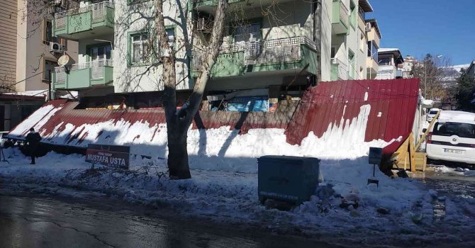 Üzerine branda düşen kadın ağır yaralandı