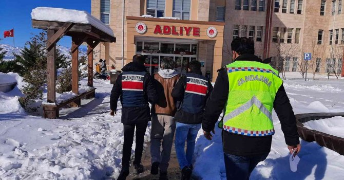 Nitelikli yağma suçundan aranan hükümlü yakalandı