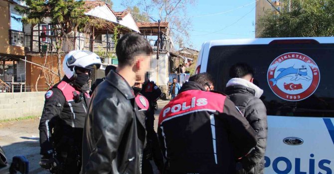 ’Dur’ ihtarına uymadılar, kovalamaca sonucu yakalandılar