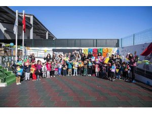 Büyükşehir Belediyesinin kreşlerindeki minikler karne heyecanını tattı