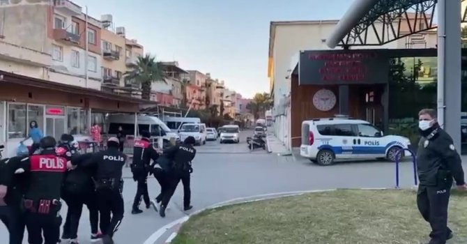 Hatay’da iş yerinde bulunan şahısları yaralayan 3 kişi gözaltına alındı