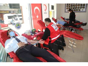 Kışla azalan kan stoğuna 800 personelle destek