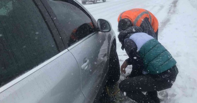 Akseki-Seydişehir karayolu kar ve tipi sebebiyle tamamen trafiğe kapandı.