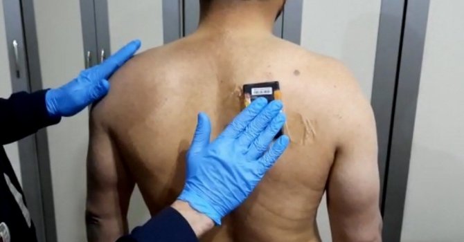 Ehliyet sınavında kopya çekerken yakalandı, üzerinden 6 bin liralık düzenek çıktı