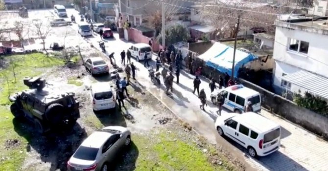 Osmaniye’de drone’li uyuşturucu operasyonu