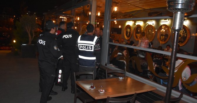 ANTALYA POLİSİ  SUÇ TARAMASI YAPTI