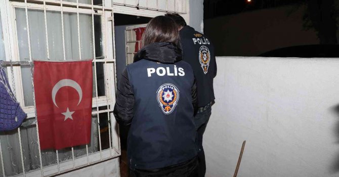 Mersin merkezli 4 ilde dolandırıcılara şafak operasyonu: 10 gözaltı