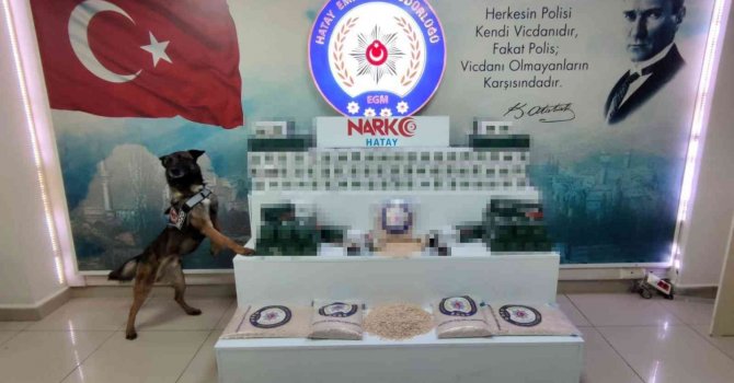 Uyuşturucuları hava filtresine gizlemişler