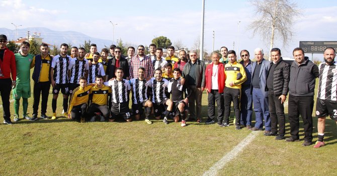 Döşemealtı'nın futbol takımı ilk maçında göz doldurdu