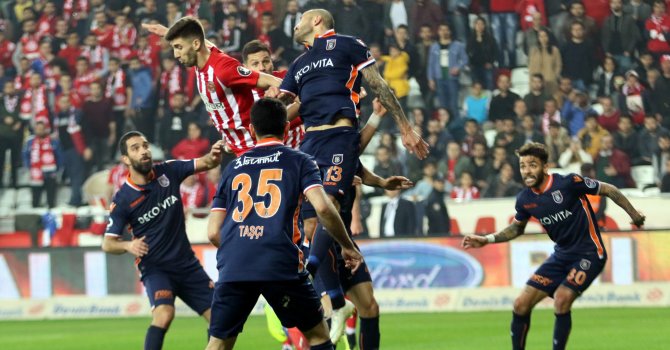 Antalyaspor Lidere diş geçiremedi