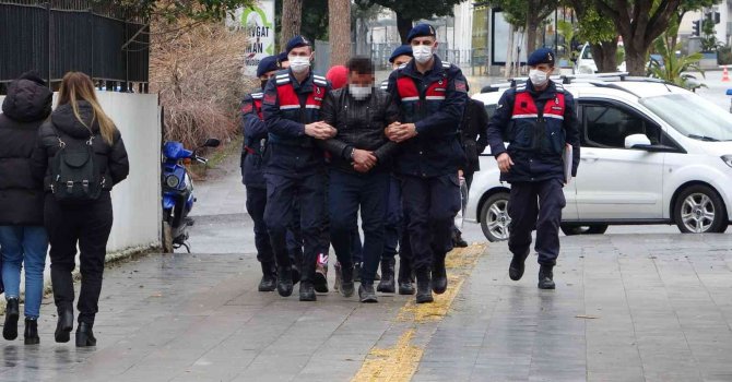 Motosiklet hırsızlığından aranan şüpheli, uyuşturucu ticaretinden tutuklandı