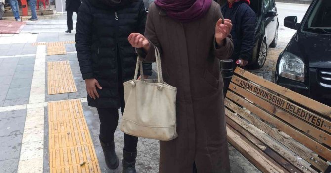 Kayıp kızını arayan annenin feryadı yürek dağladı