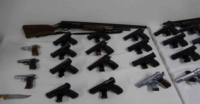 Mersin polisi son 6 ayda 499 ruhsatsız tabanca ile 247 tüfek ele geçirdi