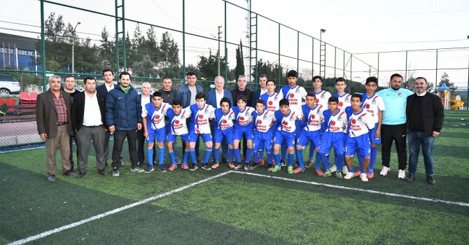 İŞ ADAMI KIRBIYIK’TAN SPORCULARA FORMA