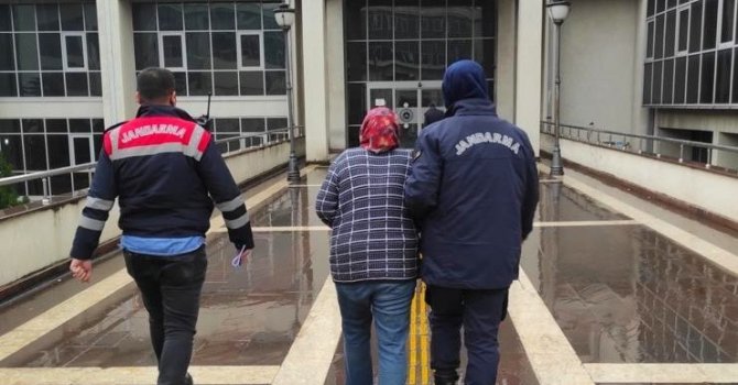 Fuhuş yaptırmaktan 5 yıl kesinleşmiş hapis cezası bulunan kadın yakalandı