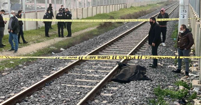 Lokomotifin çarptığı yaşlı adam yaşamını yitirdi