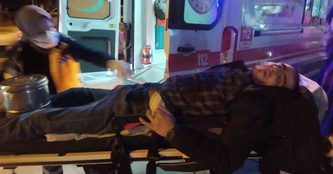 Adana’da masaj salonunda bıçaklı kavga: 2 yaralı