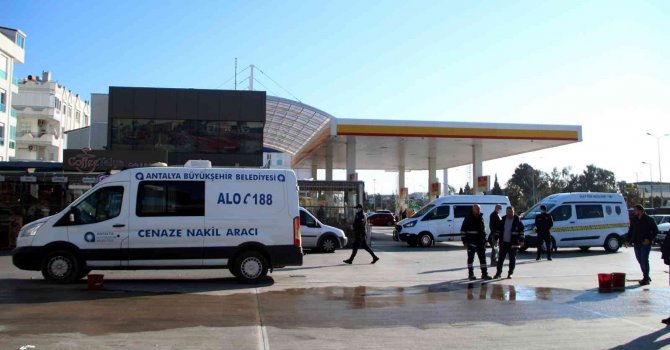 Antalya’da cinayet: 1 ölü, 1 yaralı