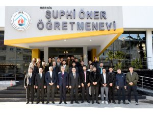 Vali Su, İslami İlimler Fakültesi ve İlahiyat Fakültesi öğrencileri ile bir araya geldi