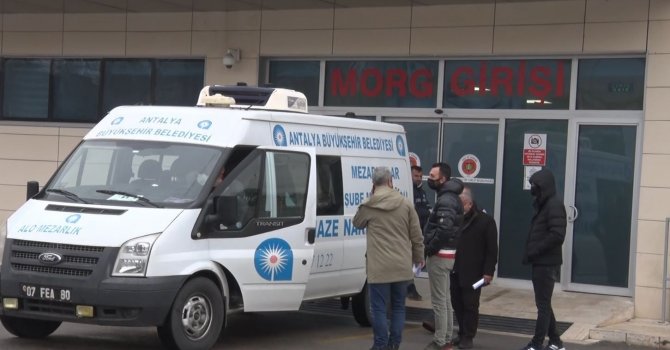 Antalya’da kazılan çukurdan yola çıkılarak bulunan şahsın cenazesi ailesine teslim edildi