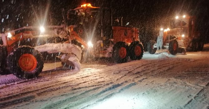 Antalya-Konya karayolu tırların geçişine kapatıldı