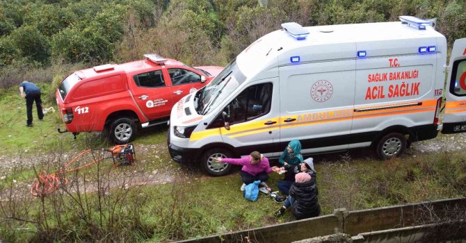 Virajı alamayan sürücü 25 metrelik uçurumdan düştü: 1’i ağır 4 yaralı