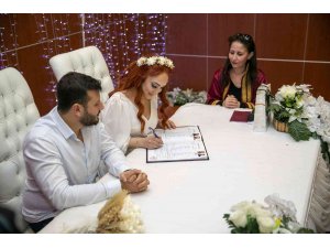 Mersin’de nikah solanlarında 02.02.2022 yoğunluğu