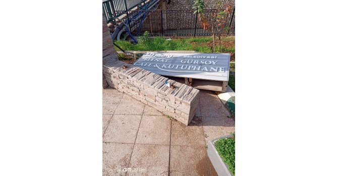 Mersin’de kafe kütüphaneye saldırı