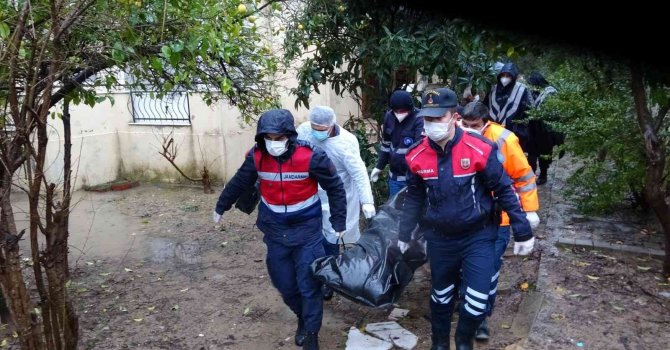 Kuş avlamak için çıktığı metruk binada çürümüş ceset buldu