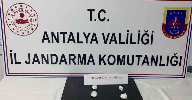 Jandarmanın yol uygulamasında uyuşturucu ele geçirildi