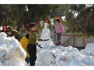 Tarsus Gençlik Kampı’nda çocuklara kar sürprizi