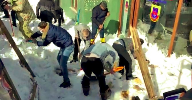 Saklıkent’teki çatı çöktü: 8 yaralı