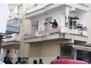 Antalya’da ailesinin para vermemesi üzerine bunalıma girdiği iddia edilen genç, intihara kalkıştı