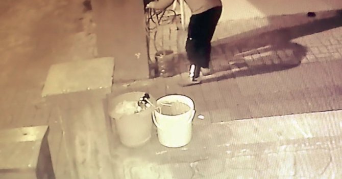 Vananın kapatılmasına kızdı, musluğu söküp götürdü