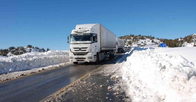 Antalya-Konya karayolu tüm araç trafiğine açıldı
