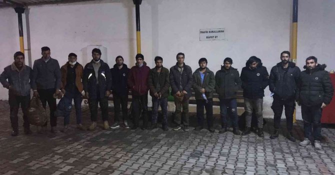Hatay’da 13 düzensiz göçmen yakalandı