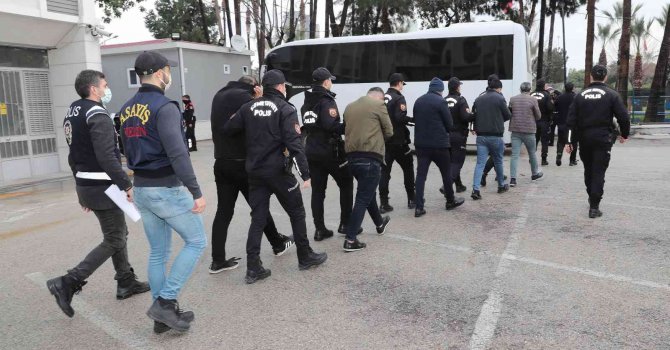 Mersin merkezli fuhuş operasyonu: 9 gözaltı