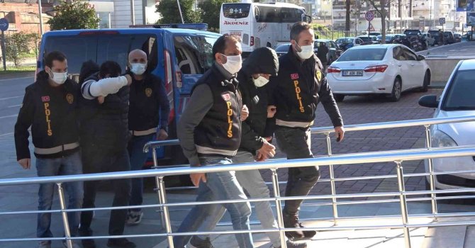 Alanya’da fuhuş operasyonunda 8 kadın kurtarıldı, 3 şüpheli tutuklandı