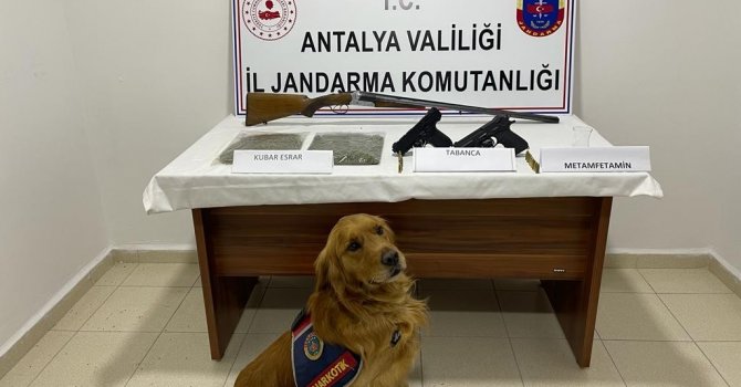 Antalya’da jandarmadan uyuşturucu operasyonu: 2 gözaltı