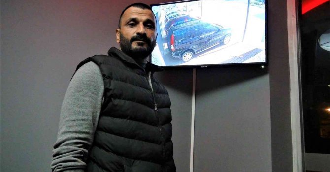 Alıcı gibi davranıp, test sürüşü için bindiği aracı çaldı