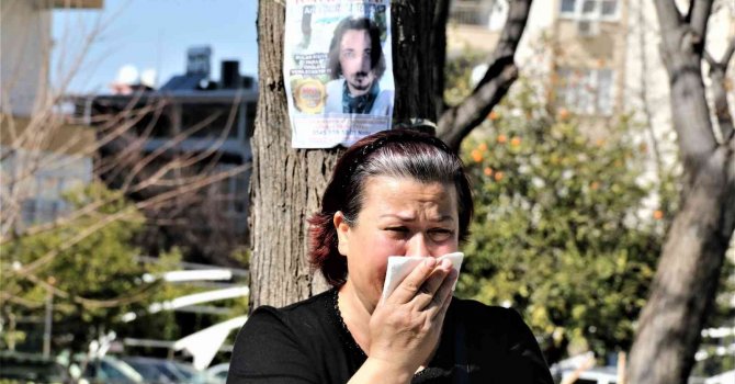 Antalya’da gözü yaşlı anne 41 gündür haber alamadığı oğlunu 50 bin TL ödül ile arıyor