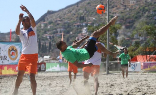 Plaj Futbolunun Şampiyonu LOKOMOTIV BSC
