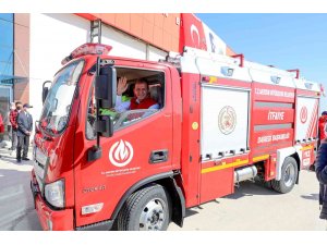 Mersin Büyükşehir Belediyesi ve MESKİ’ye alınan 90 yeni araç hizmete başladı