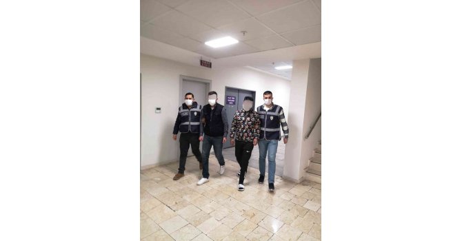 Antalya’da 3 ayda 5 araba soyan 3 şüpheli yakalandı