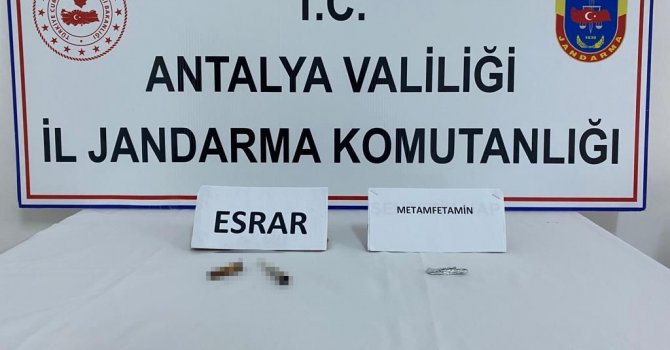 Kontrol noktasında durdurulan araçta uyuşturucu maddeler bulundu